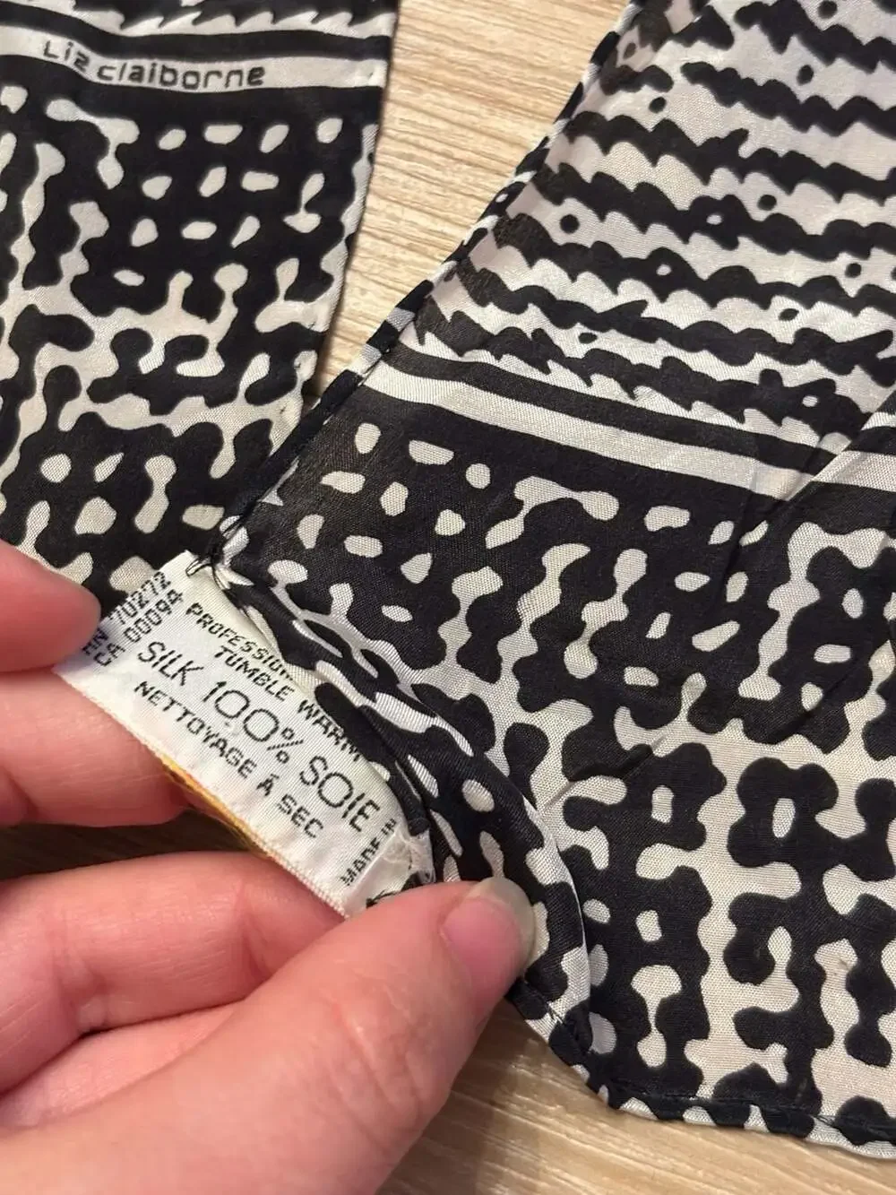 Liz Claiborne Accessories Black and White Abstract Print 100% Silk Scarf